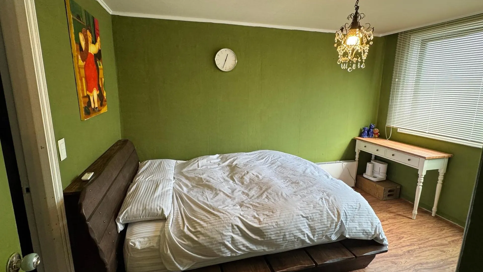 Where Past Meets Present On Antique Street Seoel Appartement