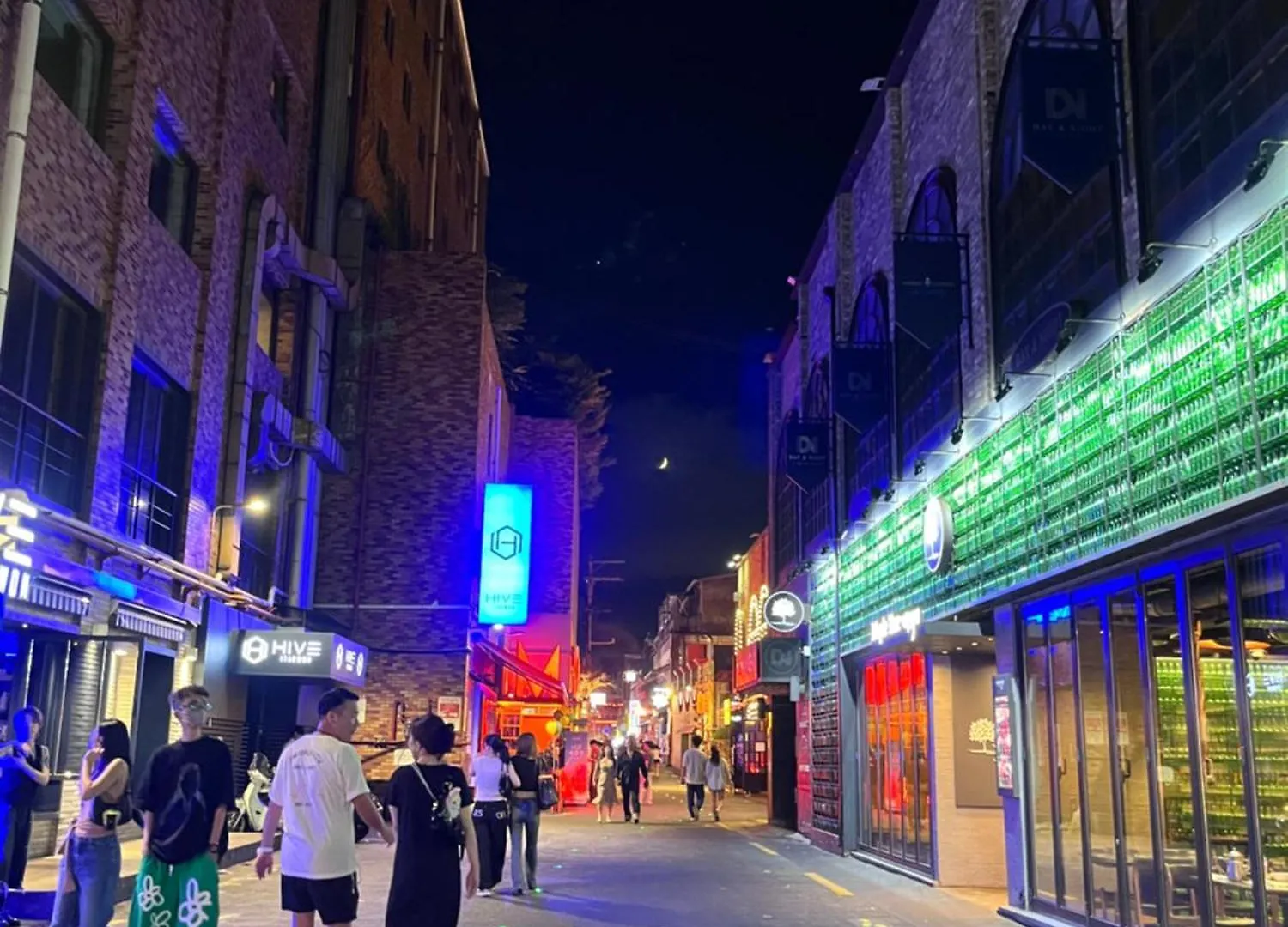 Where Past Meets Present On Antique Street Seoel