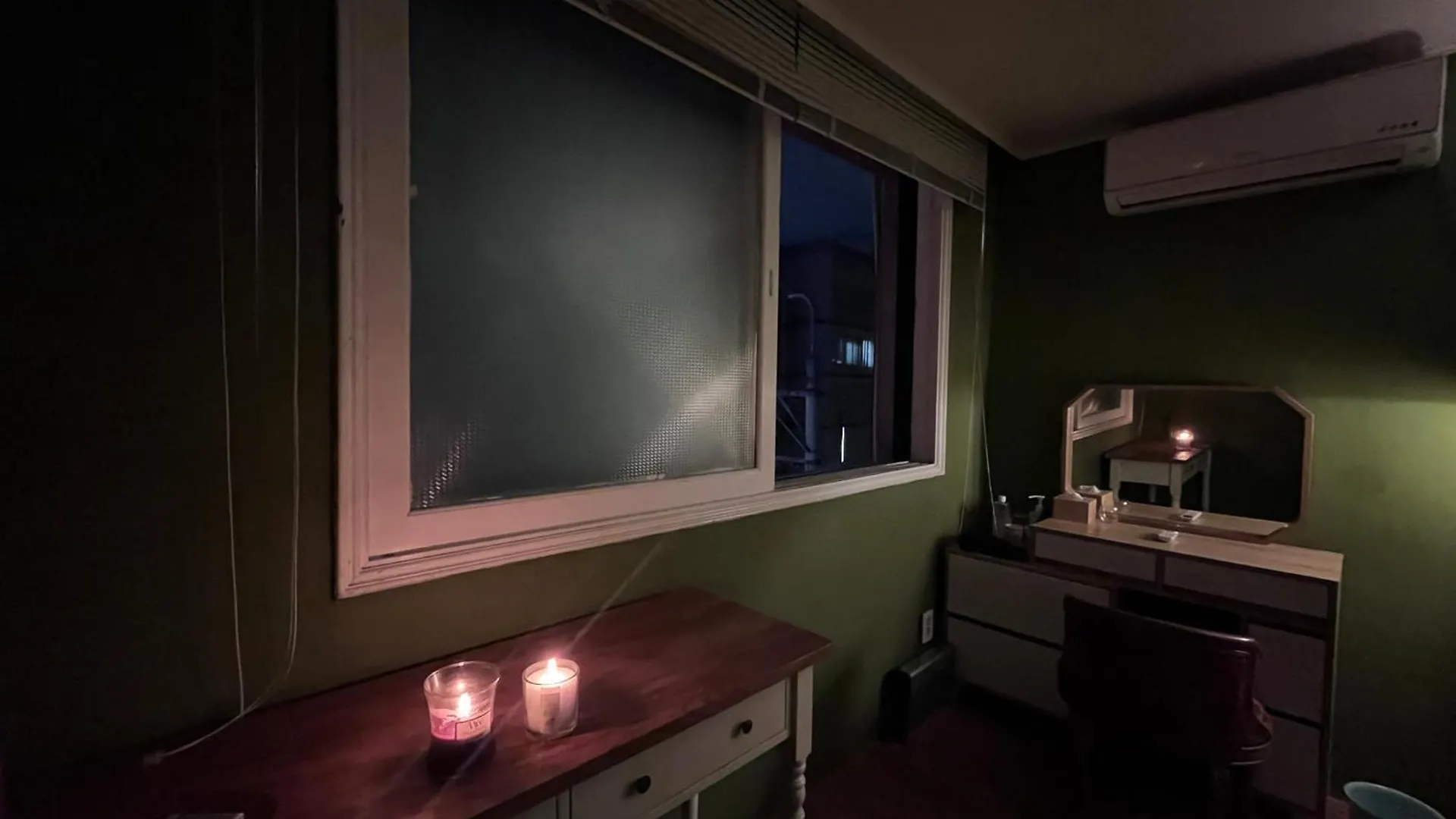 Where Past Meets Present On Antique Street Seoel Appartement